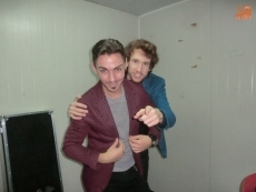 El Batería y el Bajo de Mojados (el cantante y guitarrista salio