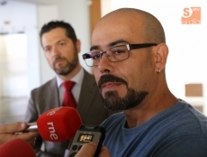 Foto 4 - Julio L&oacute;pez visita el fren&eacute;tico montaje del musical 'Los Miserables'