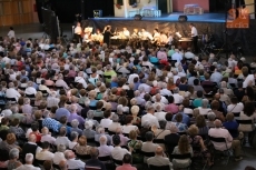 Foto 6 - 'La Verbena de la Paloma' centra la jornada dedicada a los mayores