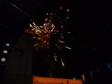 Foto 5 - Los villorejos se despiden de las fiestas con su original 'Nochevieja'