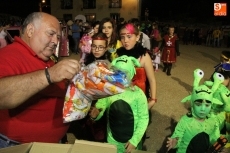 Foto 4 - Un divertido concurso de disfraces marca el inicio de las fiestas del Cristo