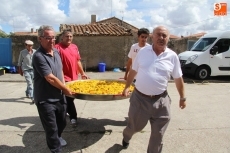 Foto 6 - Continúan las fiestas con una gran paella para 400 personas