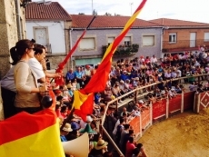 Foto 4 - Iván González corta cuatro orejas a dos novillos de Rollanejo en Barruecopardo