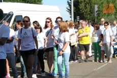 Foto 6 - Unas 150 personas participan en la III Marcha Solidaria contra el Alzheimer hasta la Plaza Mayor