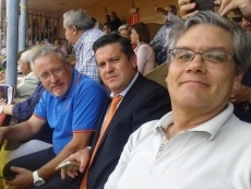 Foto 5 - Llenazo hasta la bandera en los palcos 21 y 23 en una tarde intensa de comunicación y afición