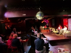 Foto 6 - Nadie quiere perderse los coloquios taurinos de Cañamero