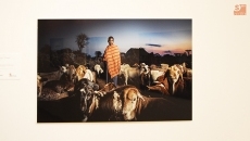 Foto 3 - 'Mujer masái', un viaje fotográfico a la vida cotidiana de Tanzania