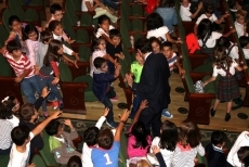 Foto 3 - M&aacute;s de 400 escolares reflexionan sobre la seguridad vial en el Liceo