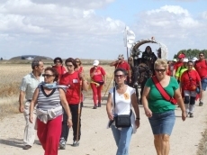 Foto 5 - Cantalapiedra recibe la entrada de la Marcha Teresiana en la provincia