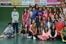 Foto 5 - Mañana de juegos para completar el aterrizaje de los nuevos alumnos del IES Tierra