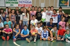 Foto 3 - Mañana de juegos para completar el aterrizaje de los nuevos alumnos del IES Tierra