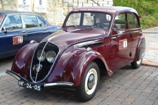 Foto 6 - La comarca recibe a los participantes en el Encuentro Ibérico de Automóviles Clásicos