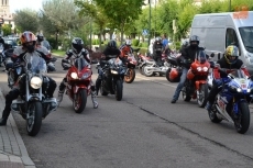 Foto 5 - Una veintena de Clandestinos participa en la movilización contra los guardarraíles