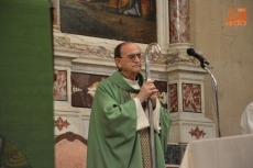 Foto 4 - Carlos López presenta a los nuevos párrocos de La Purísima