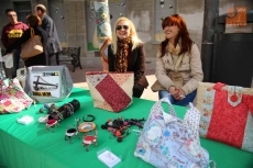 Foto 5 - La Plaza del Oeste acoge la Feria del Comercio del Barro y Trueque
