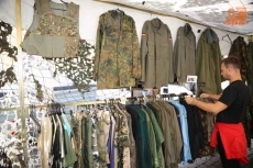 Foto 3 - La Plaza del Oeste acoge la Feria del Comercio del Barro y Trueque