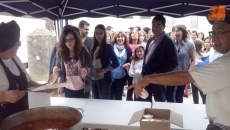 Foto 4 - Cerca de 300 personas degustan una sabrosa caldereta en honor de San Miguel Arcángel