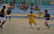 Foto 5 - El III Senior cae 2-6 en su choque de presentación