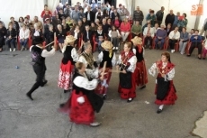 Foto 3 - Relevo generacional en el I Certamen de Folclore organizado por el grupo folclórico 'El Arco'