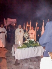 Foto 4 - Devoción y recogimiento en la Adoración Nocturna en honor a Santa Teresa de Jesús 