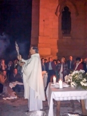 Foto 3 - Devoción y recogimiento en la Adoración Nocturna en honor a Santa Teresa de Jesús 