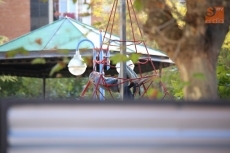 Foto 3 - Vecinos de Garrido recrudecen sus protestas contra la tala de los primeros árboles del parque