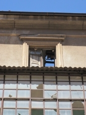 Foto 5 - Ciudadanos por la Defensa del Patrimonio denuncia la situación de dos edificios de la calle...