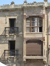 Foto 3 - Ciudadanos por la Defensa del Patrimonio denuncia la situación de dos edificios de la calle...