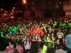 Las peñas en la Disco-Móvil/Foto: Raúl Hernández