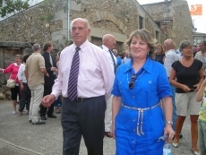 a alcladesa de Medinilla Soledad Muñoz, el presidente de la Diputación de Ávila y alcalde de Barco de Avila Agustín González /FOTO: Raúl Hernández