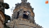 Foto 2 - El Mariquelo cumple con la tradición y sube a la Catedral ante la mirada de cientos de salmantinos
