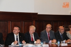 Foto 3 - Villanueva califica a Salamanca como &ldquo;esencial&rdquo; por disponer de recursos estrat&eacute;gicos como el...