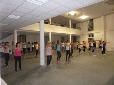 Foto 4 -  Las clases de zumba comienzan con casi cincuenta personas