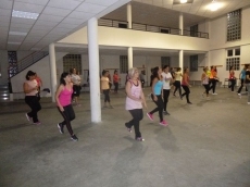 Foto 3 -  Las clases de zumba comienzan con casi cincuenta personas