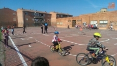 Foto 6 - Policía Local y Ayuntamiento fomentan la educación vial entre los más pequeños