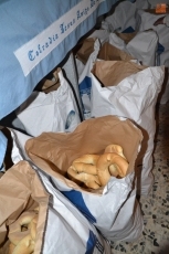 Foto 5 - Salen a la venta con mejor organización las roscas de la Virgen del Rosario