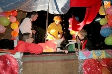 Foto 5 - Animado desfile de carrozas con mil y un personajes