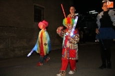 Foto 3 - Animado desfile de carrozas con mil y un personajes