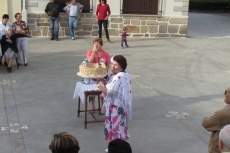 Foto 6 - El barrio del Ollano presenta tres Madrinas ante la Virgen del Rosario