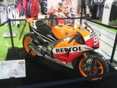 Foto 5 - La moto de Marc M&aacute;rquez, expuesta en El Corte Ingl&eacute;s hasta el d&iacute;a 19