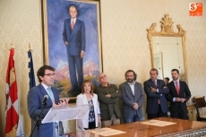 Foto 6 - Los poetas Margalit Matitiahu y Pío E. Serrano son nombrados Huésped Distinguidos de la ciudad