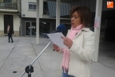 Foto 4 - Más de un centenar de personas muestran su apoyo a las mujeres que sufren la enfermedad