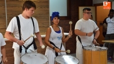 Foto 3 - Comida solidaria de la Casa Escuela Santiago Uno con los niños del ballet camboyano 'Tahen'