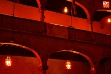 Foto 3 - La Plaza Mayor se tiñe de rosa durante este fin de semana