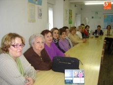 Presentación de fotografías y poemas en el Centro Católico de Cultura Popular / FOTO: Ana Vicente