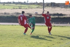 Foto 4 - Los juveniles del CDF Vitigudino se imponen al CD Villares de la Reina (3-0) en un intenso encuentro