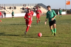 Foto 3 - Los juveniles del CDF Vitigudino se imponen al CD Villares de la Reina (3-0) en un intenso encuentro