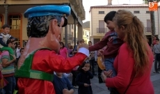 Foto 3 - El encierro ecológico fomenta la afición taurina entre los más pequeños