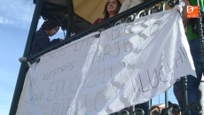 Foto 3 - Estudiantes de Secundaria se unen en una protesta contra los recortes en la educación