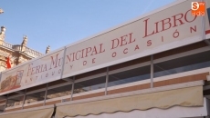 Foto 4 - Cita con las letras en la Plaza Mayor en la celebraci&oacute;n de la XXII Feria del Libro Antiguo